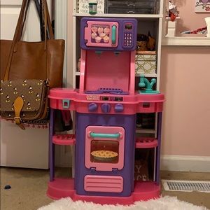 Kitchen in great condition!